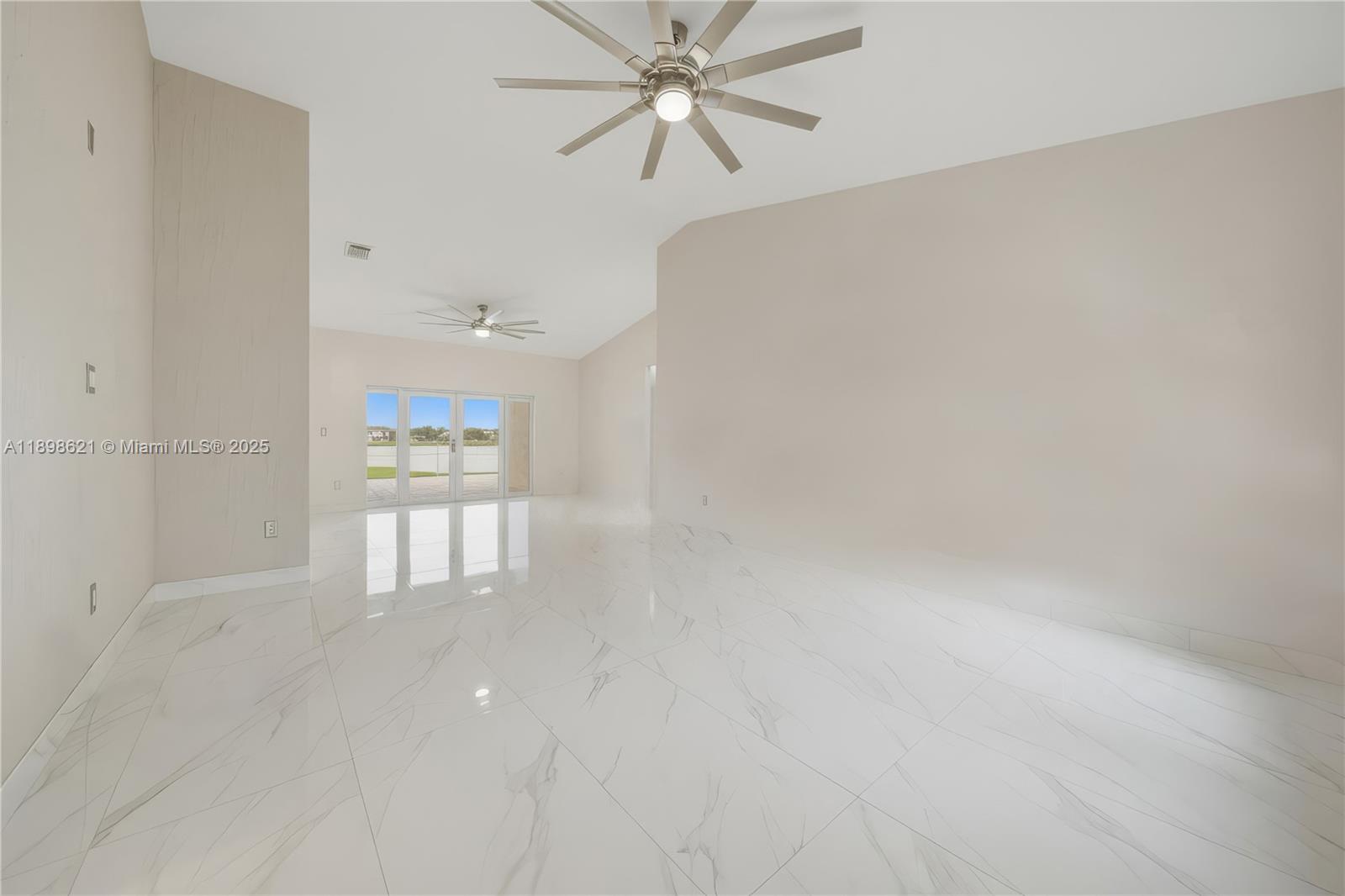 TWIN LAKE SHORES EAST - Residential