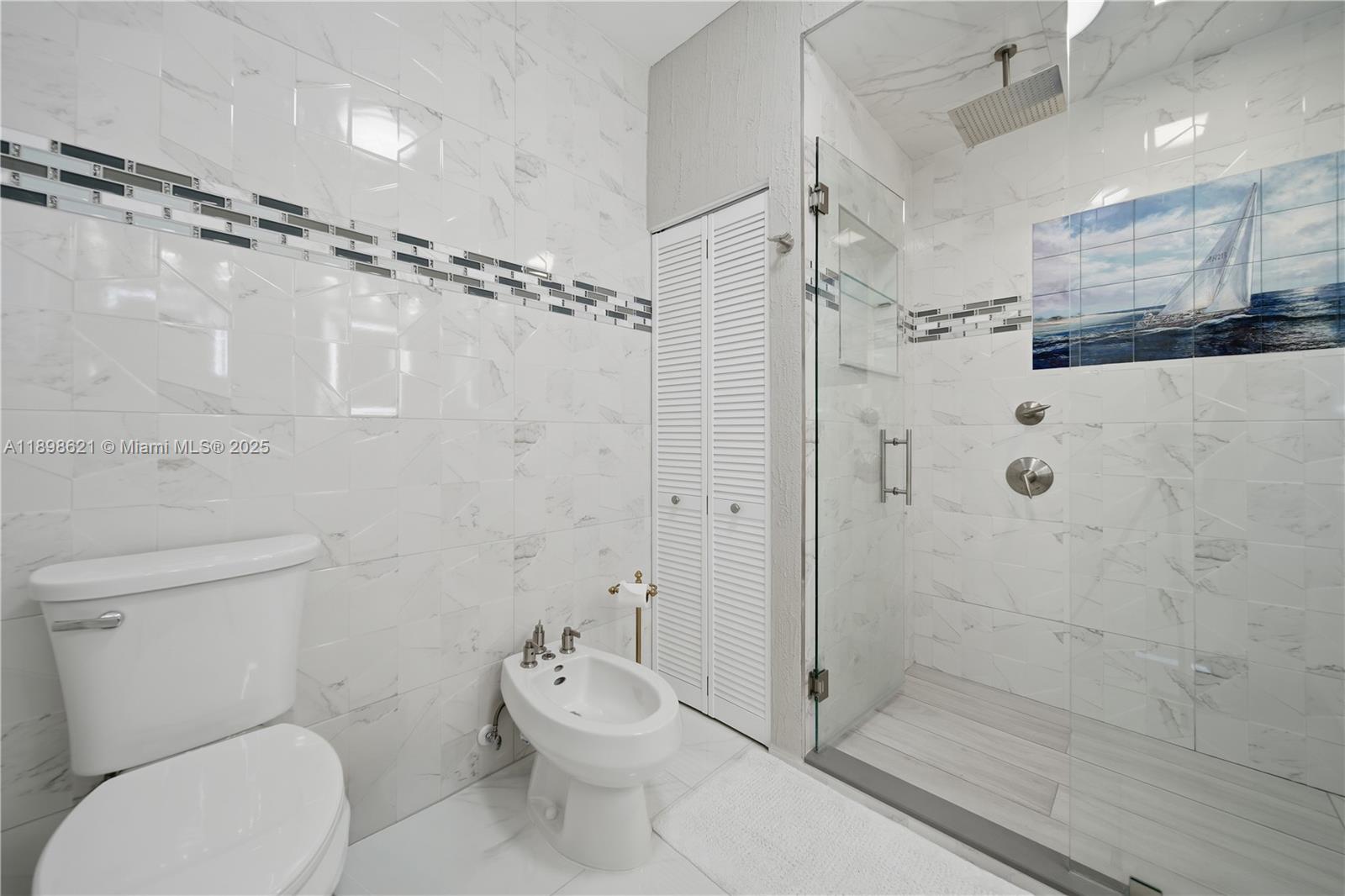 TWIN LAKE SHORES EAST - Residential