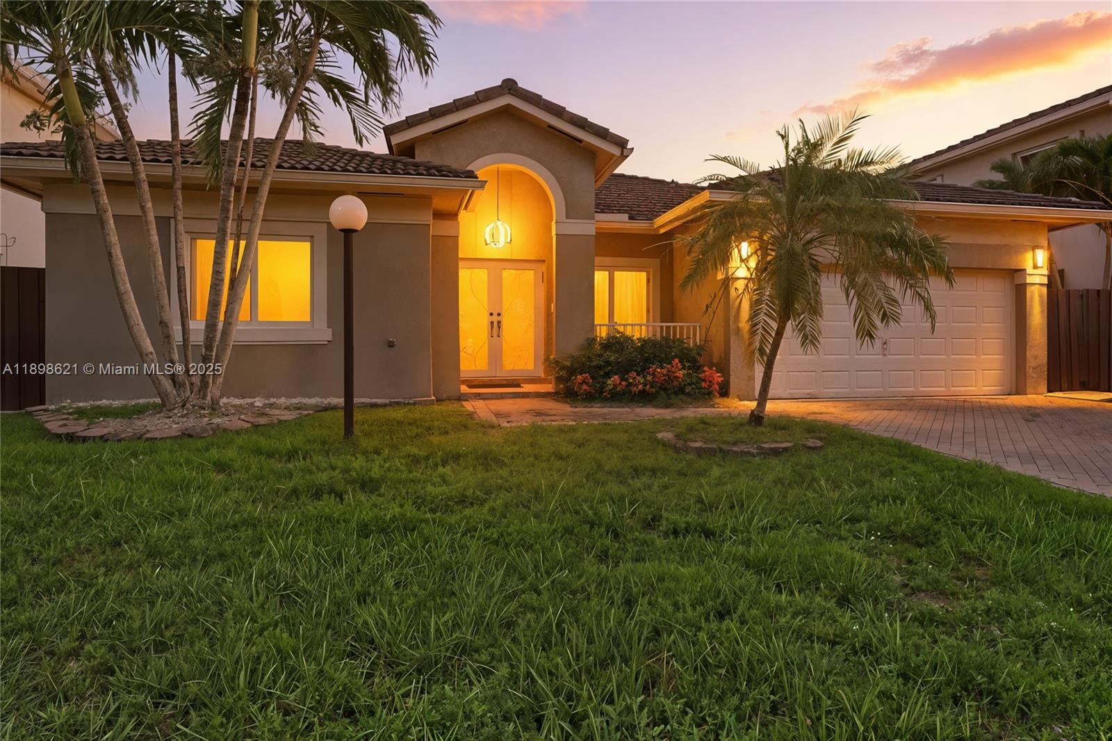 TWIN LAKE SHORES EAST - Residential
