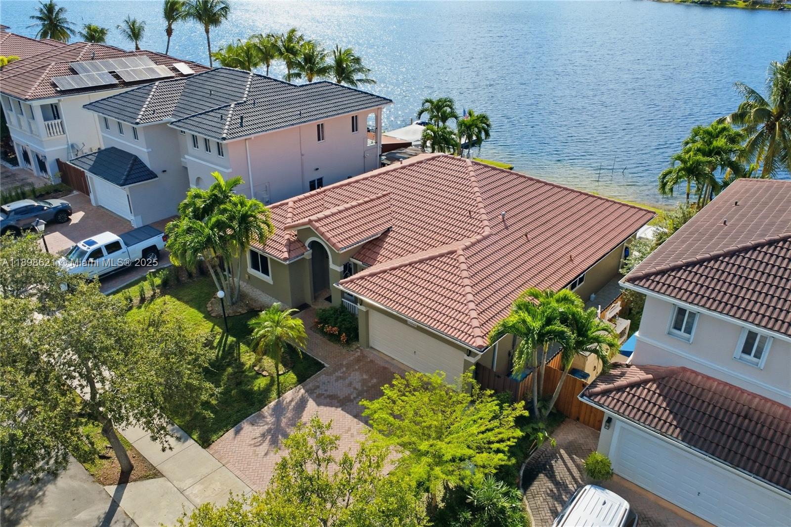 TWIN LAKE SHORES EAST - Residential