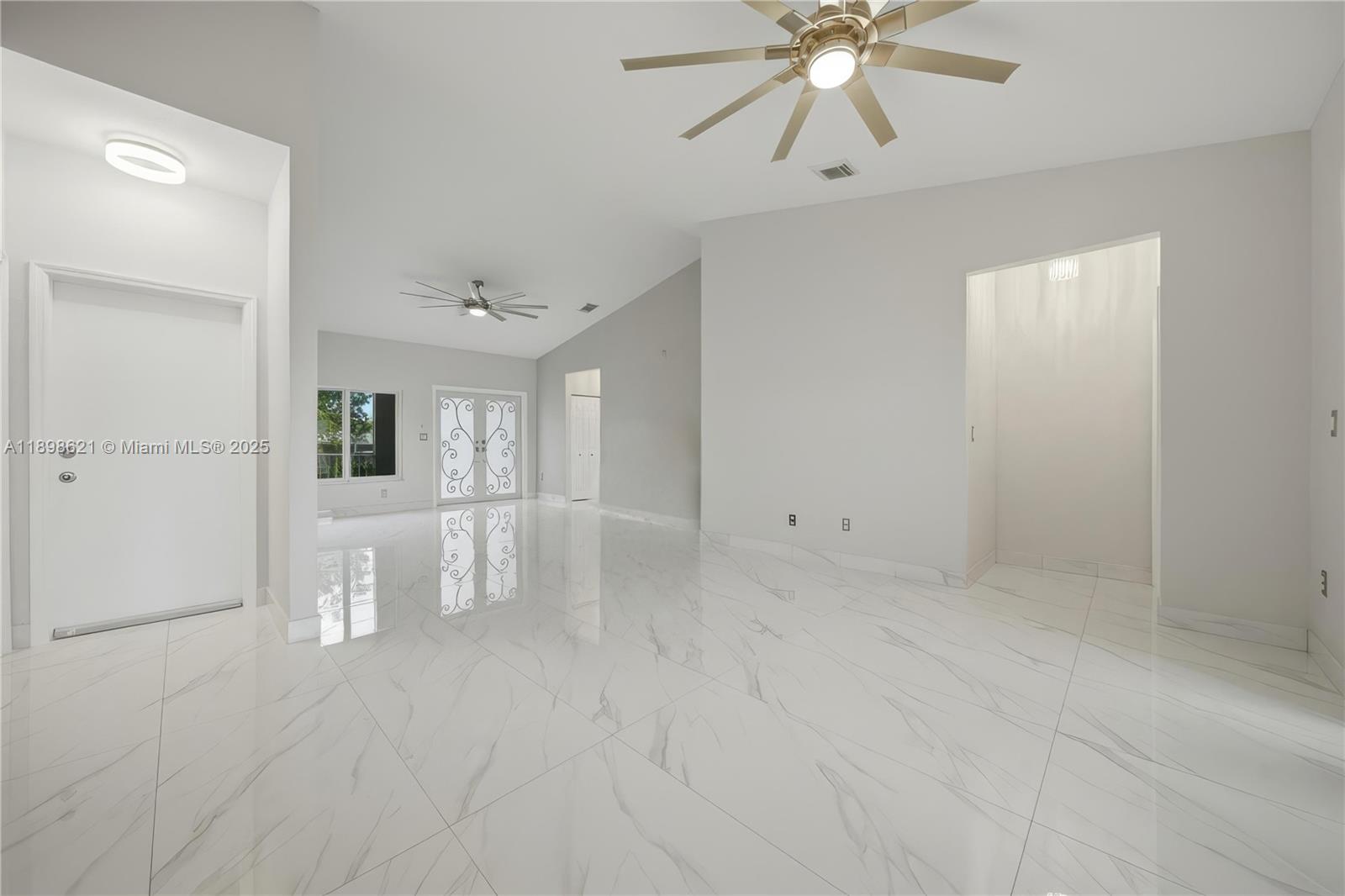 TWIN LAKE SHORES EAST - Residential