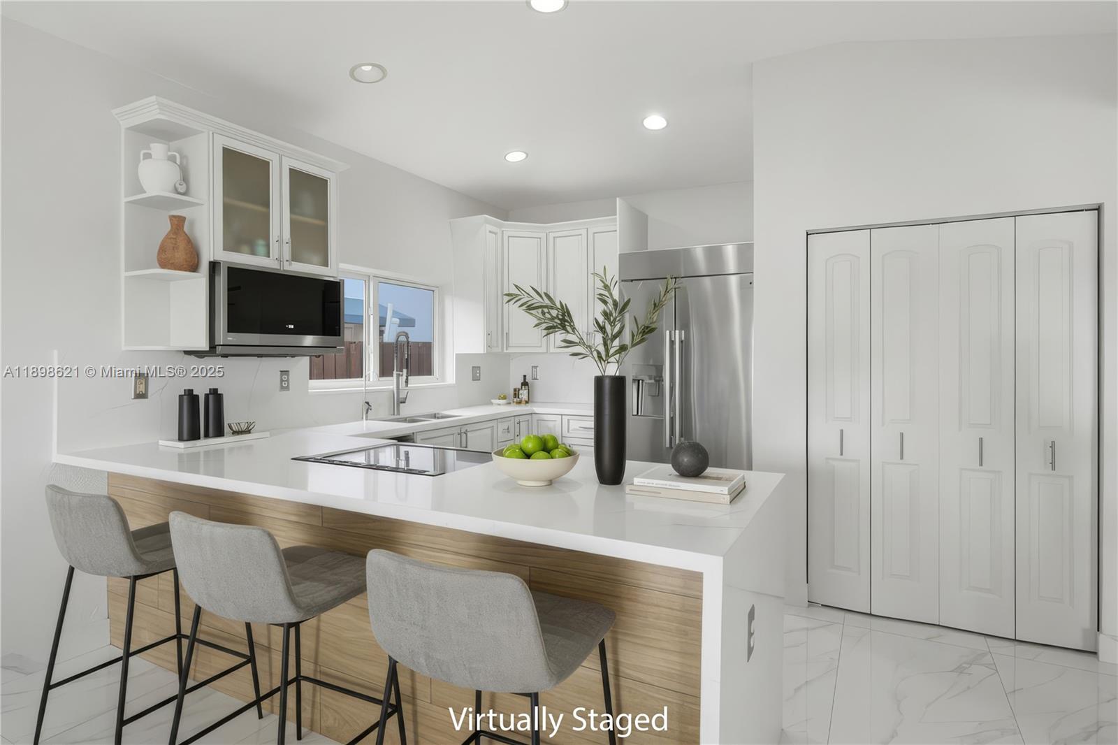 TWIN LAKE SHORES EAST - Residential