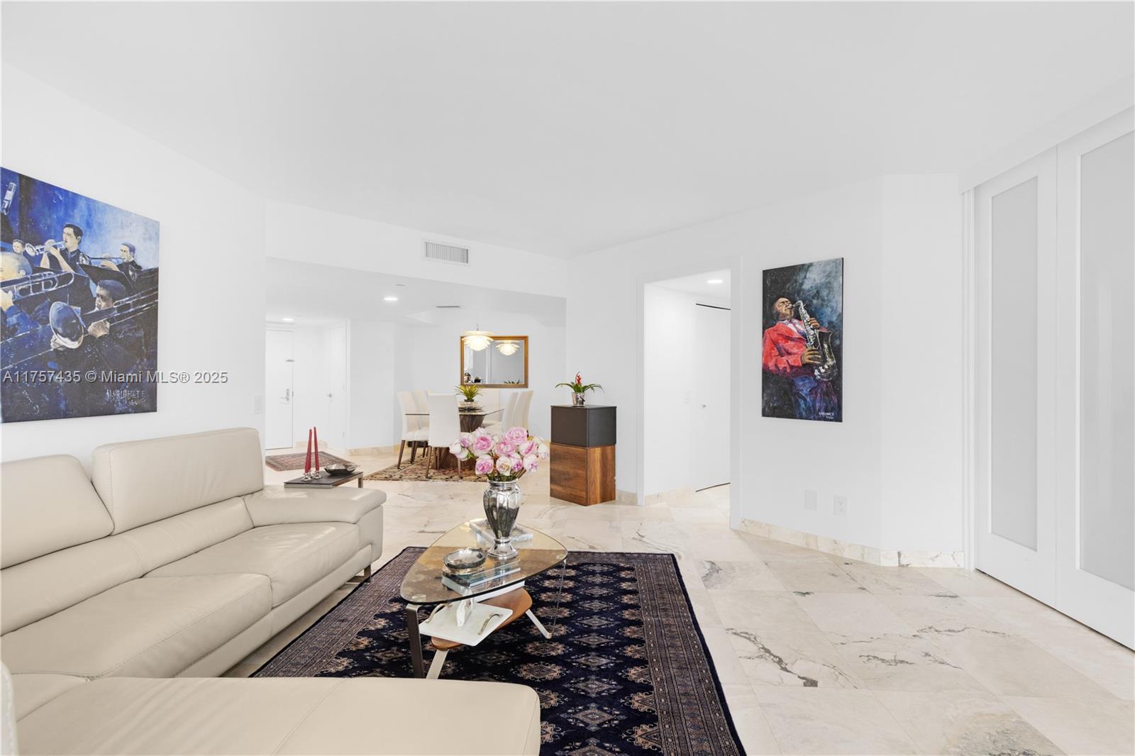 SOUTH TOWER AT THE POINT - Residential