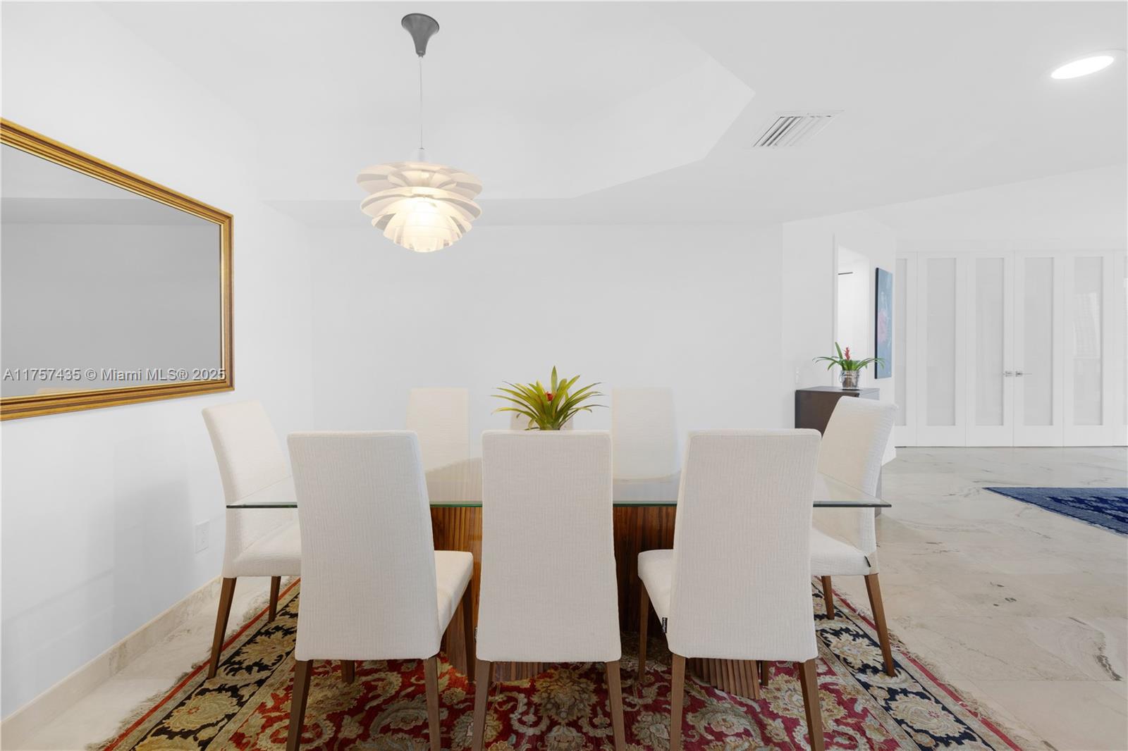 SOUTH TOWER AT THE POINT - Residential