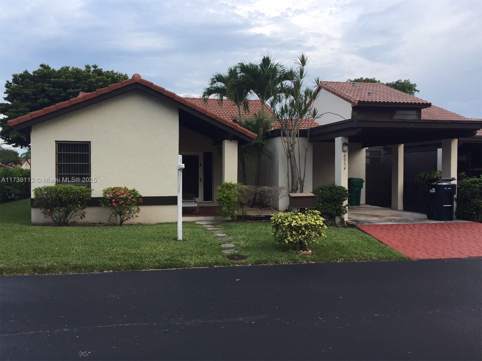 Rental Property at 8954 Sw 112 Pl, Miami, Broward County, Florida - Bedrooms: 2 
Bathrooms: 2  - $3,100 MO.