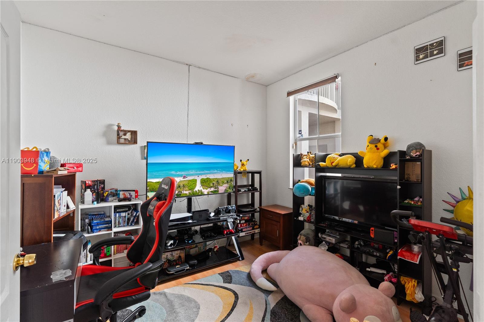 COURTYARDS THREE CONDO - Residential