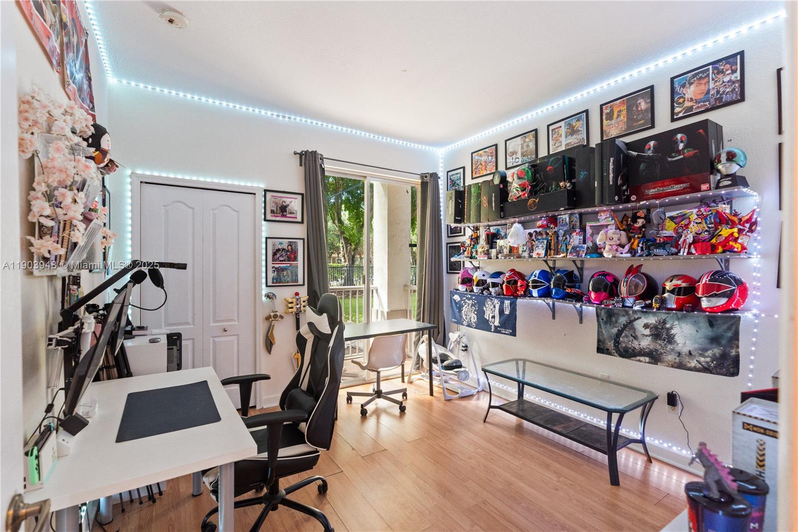 COURTYARDS THREE CONDO - Residential