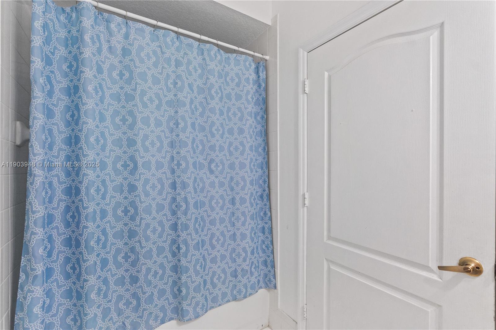 COURTYARDS THREE CONDO - Residential