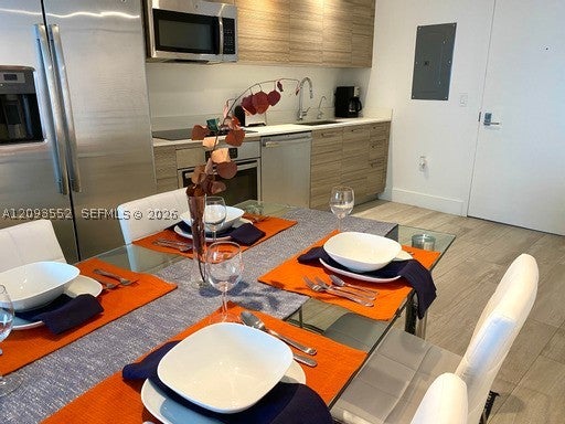 121 NE 34th St 1714