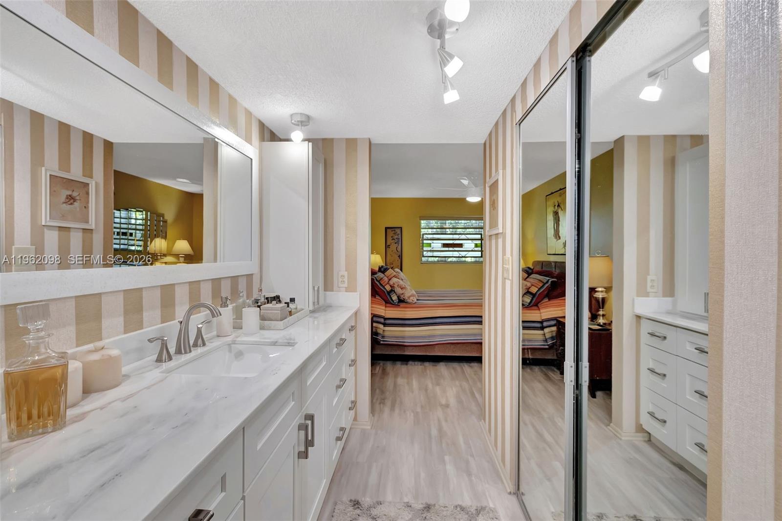 SAPPHIRE CONDO - Residential