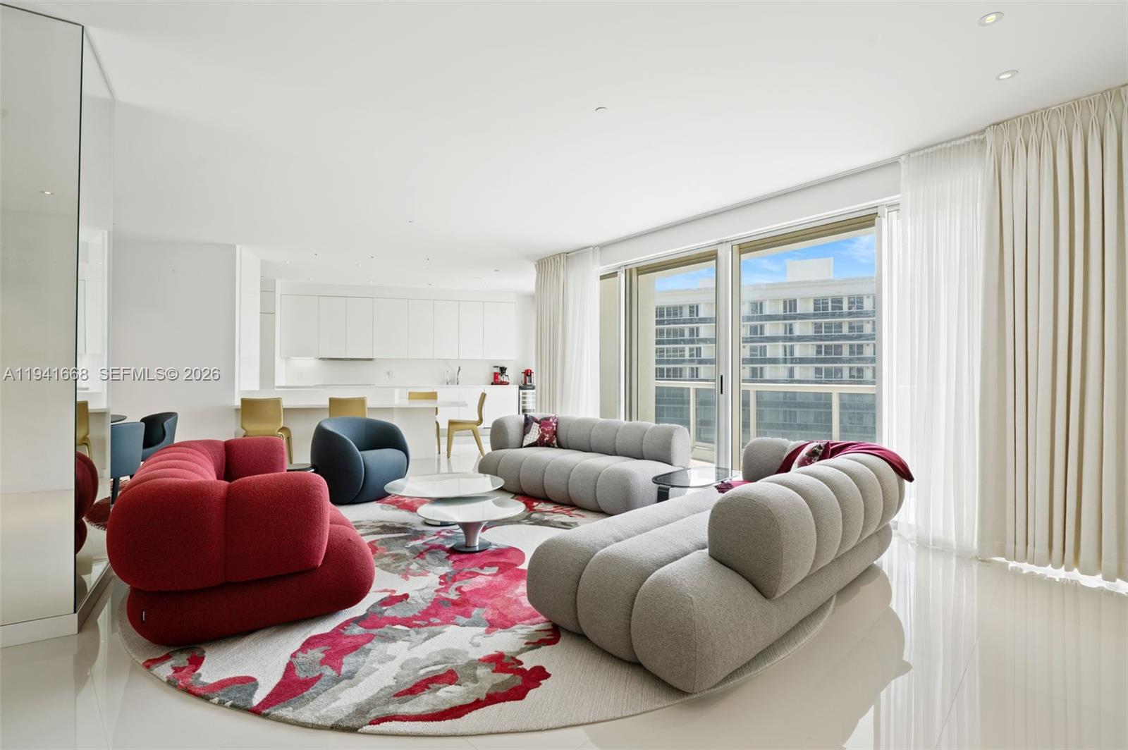 MAJESTIC TOWER - Residential