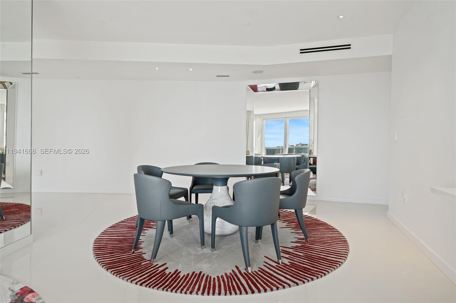 9601 Collins Ave 908