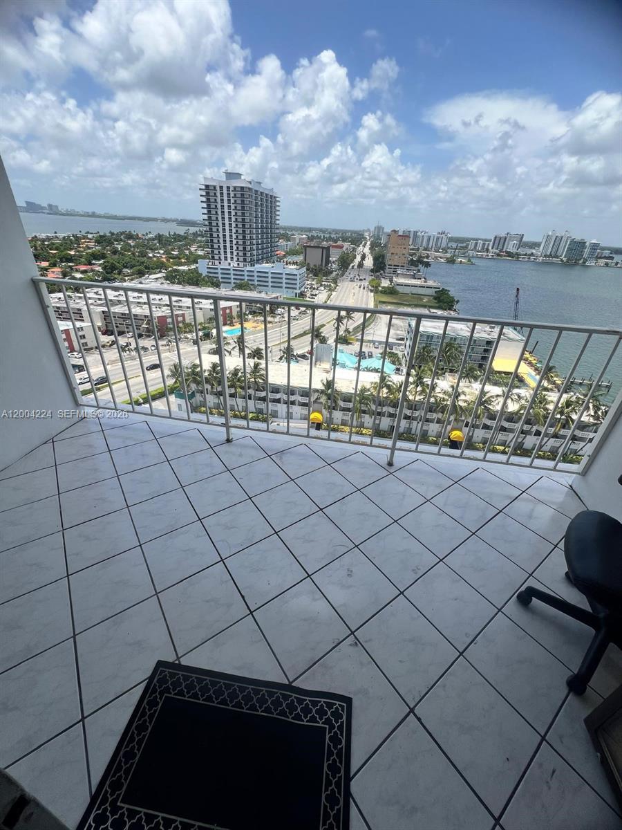 KENNEDY HOUSE CONDO - Residential