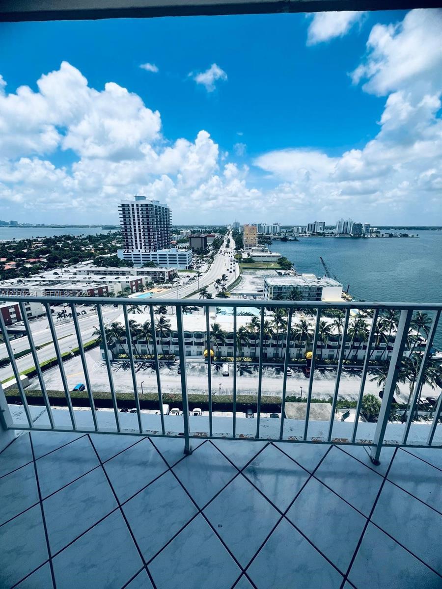 KENNEDY HOUSE CONDO - Residential