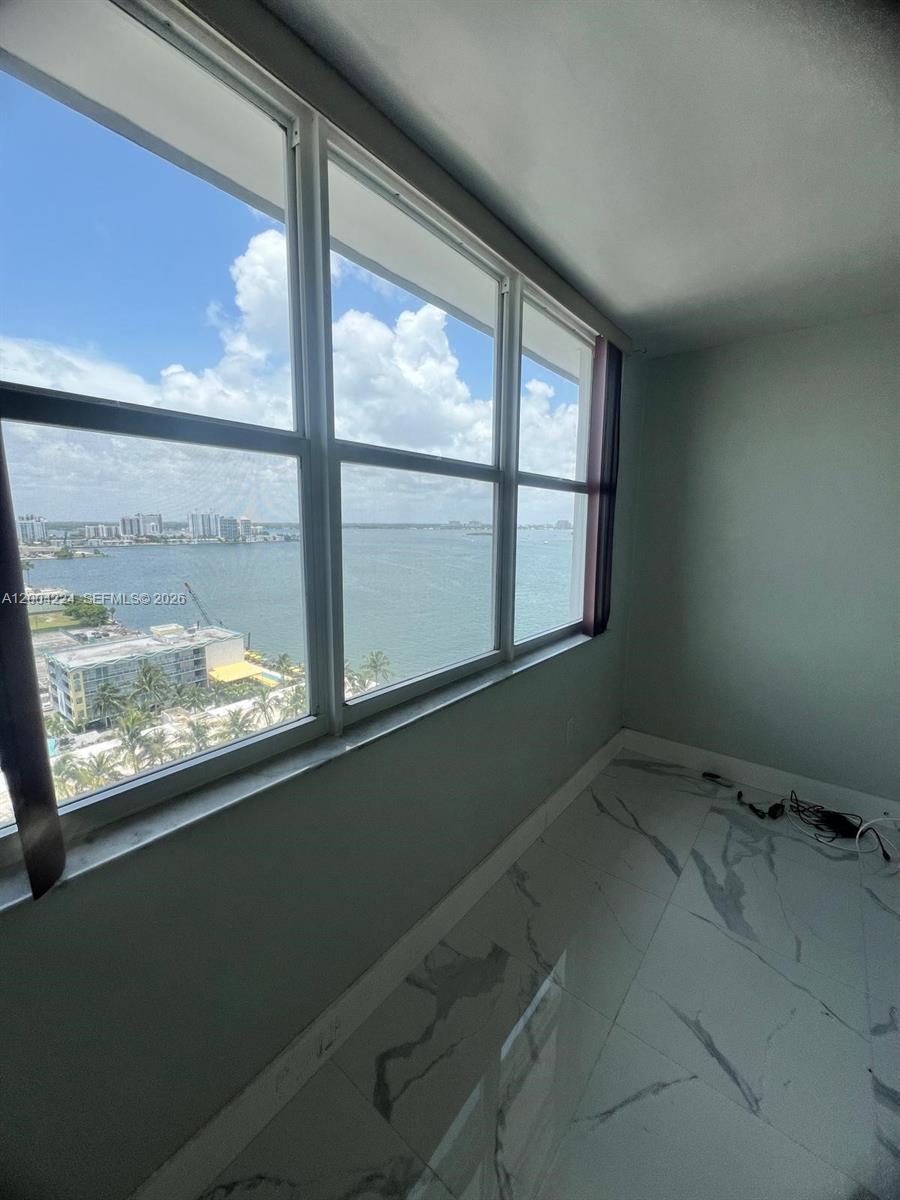 KENNEDY HOUSE CONDO - Residential