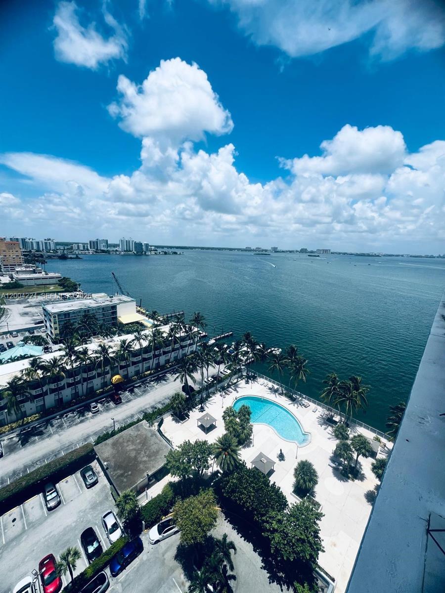 KENNEDY HOUSE CONDO - Residential