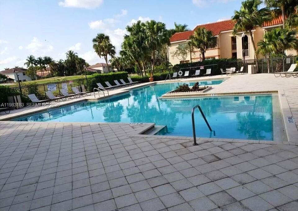 CORAL KEY CONDO - Residential