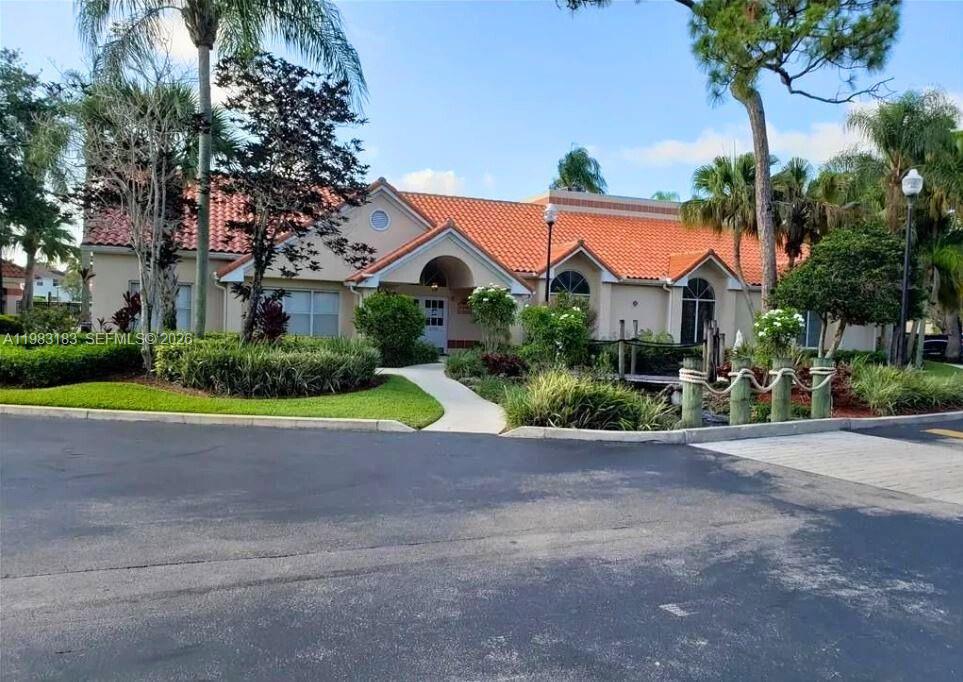 CORAL KEY CONDO - Residential