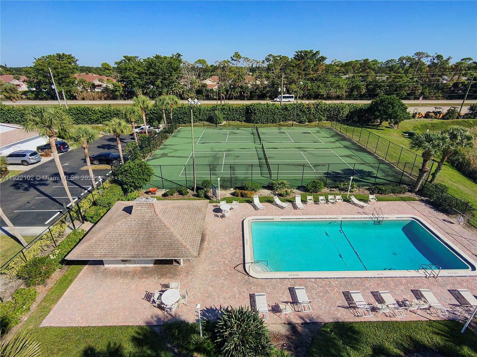 VICTORIA LAKES - Residential