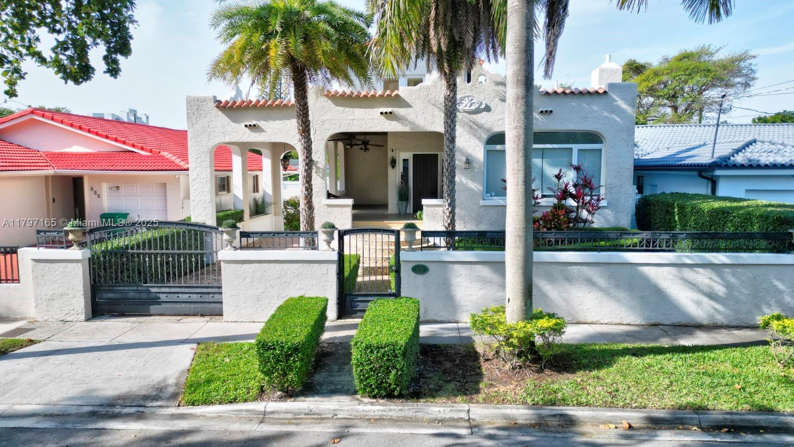 428 Sw 23rd Rd, Miami, Broward County, Florida - 3 Bedrooms  
3 Bathrooms - 
