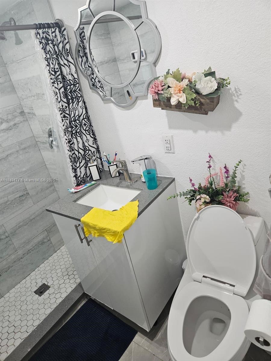 351 E 4th Ave 4, Hialeah, FL, 33010/$249,900 1 351 E 4th Ave 4