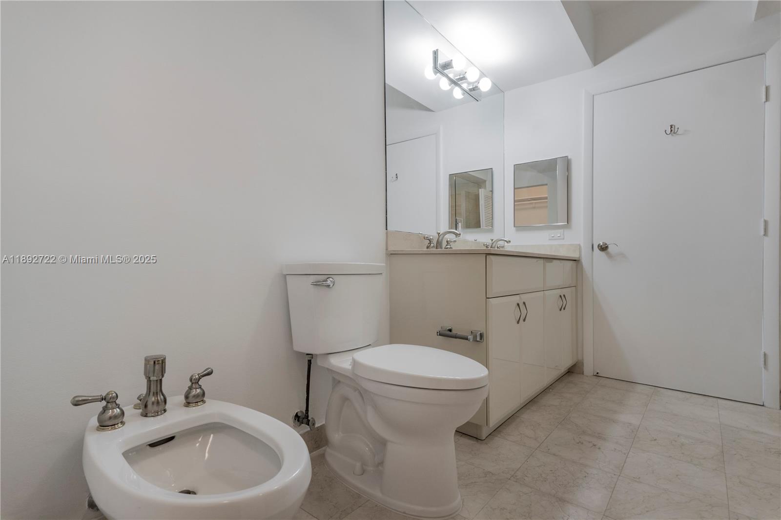 AKOYA CONDO - Residential Lease