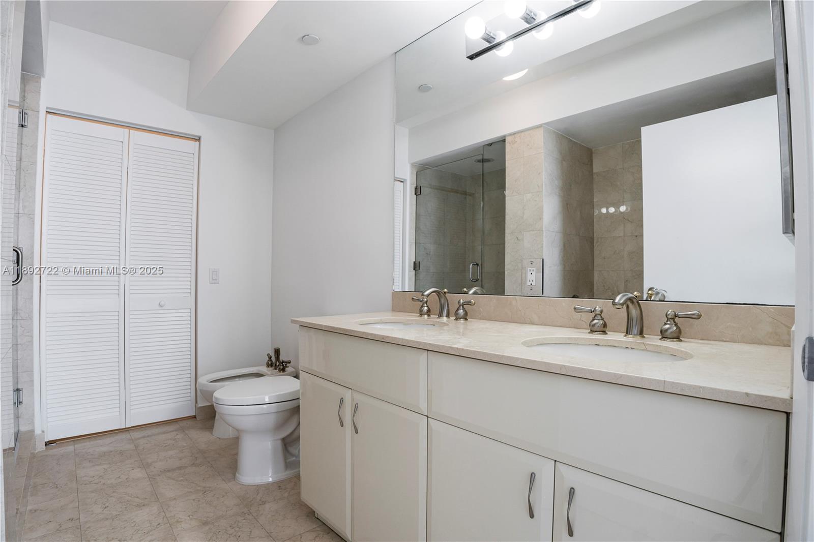 AKOYA CONDO - Residential Lease
