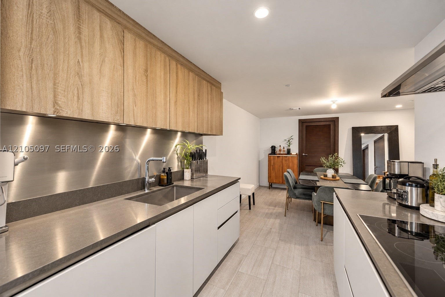 1000 Brickell Plz 4706