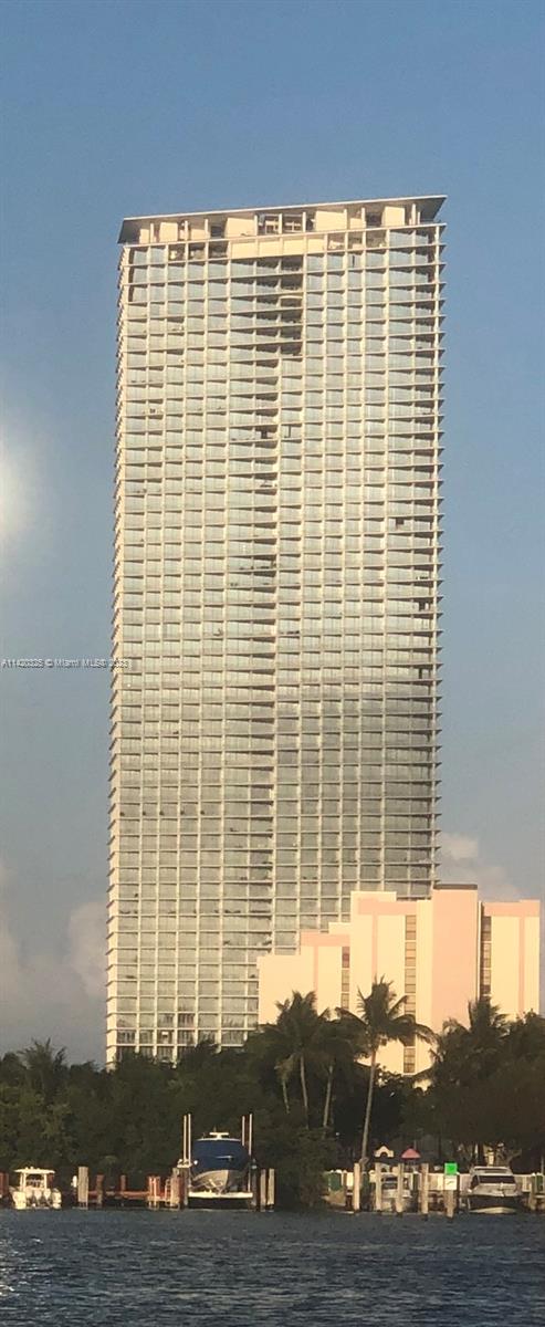 JADE SIGNATURE CONDO - Residential