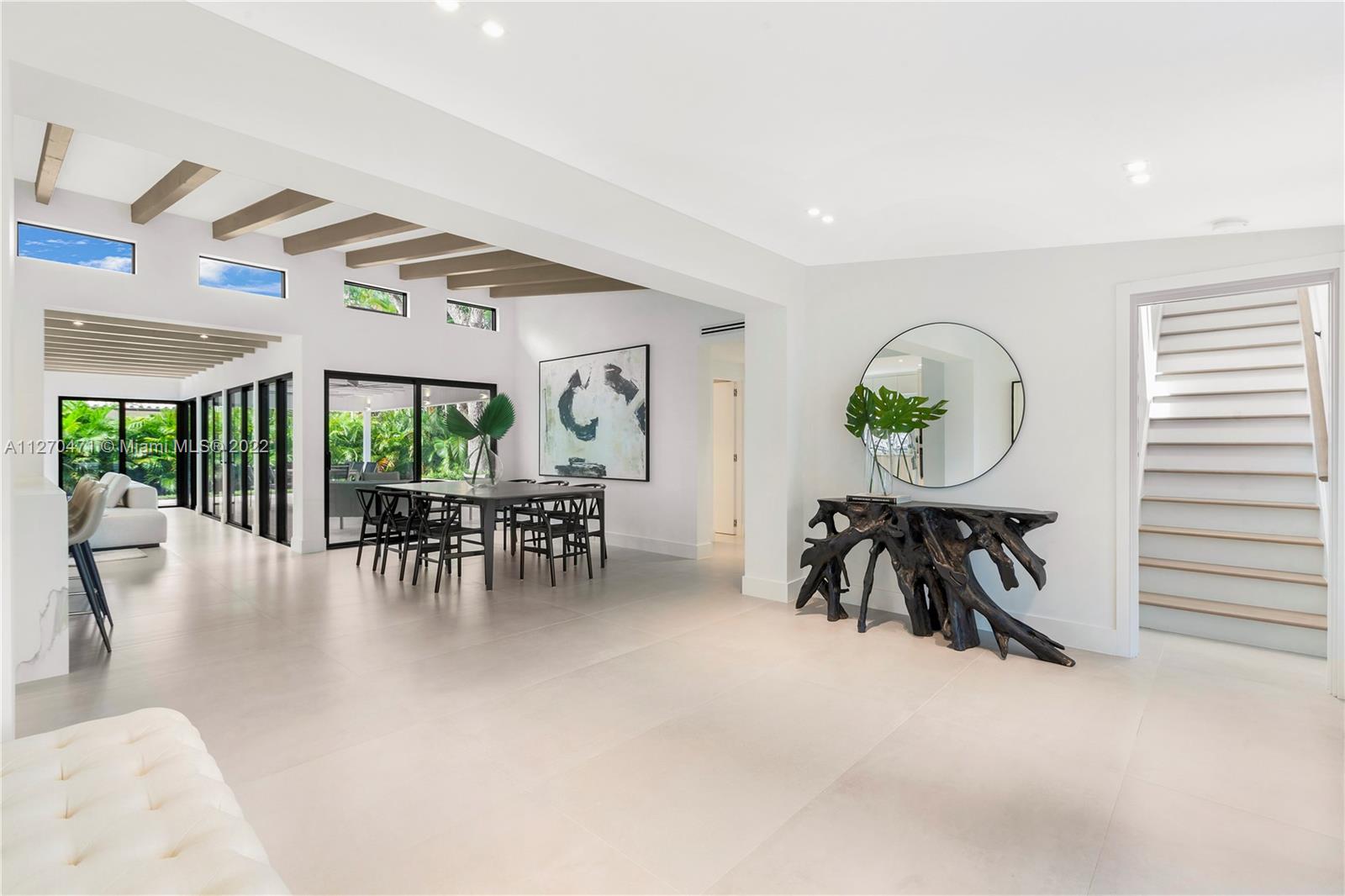 COCONUT GROVE MANOR - Residential