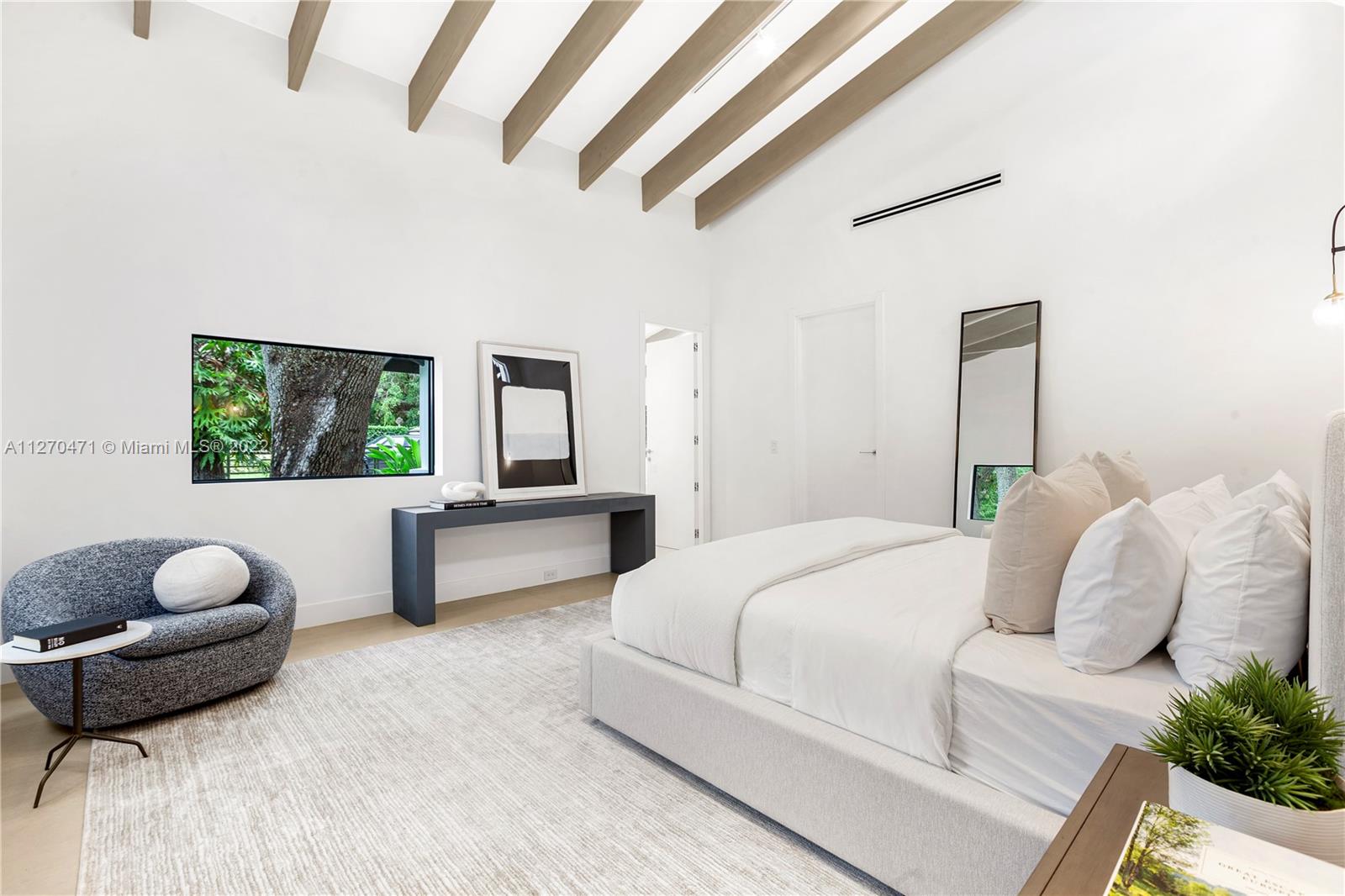 COCONUT GROVE MANOR - Residential