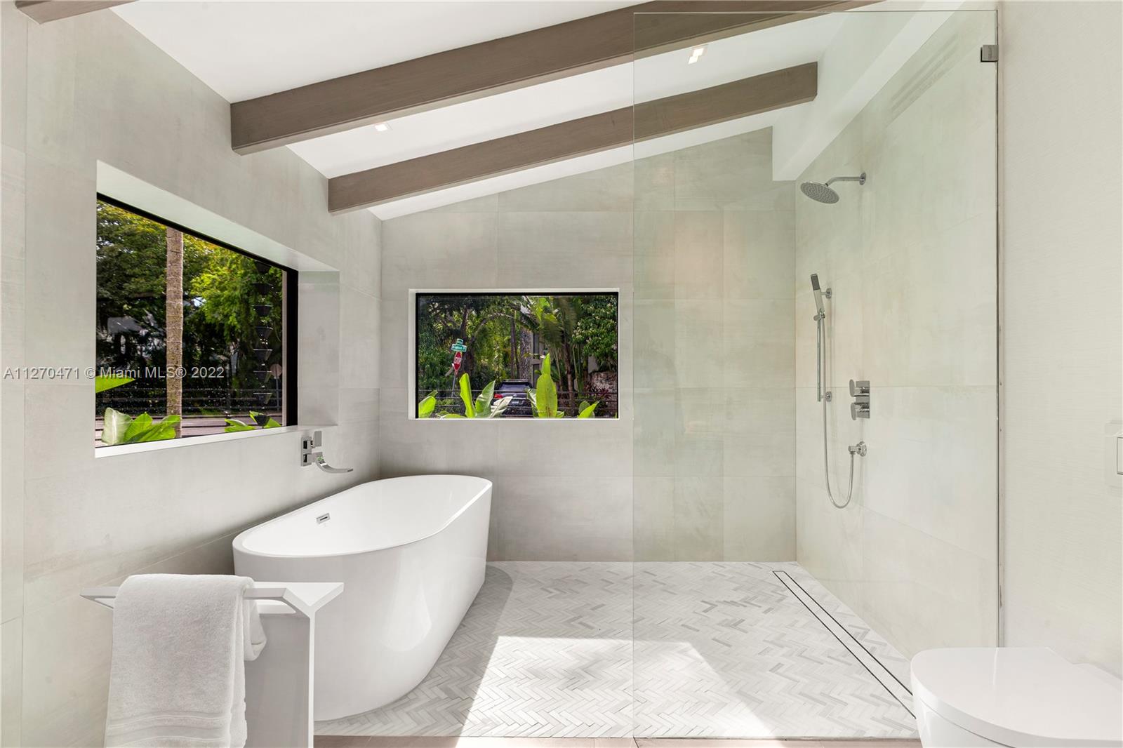 COCONUT GROVE MANOR - Residential