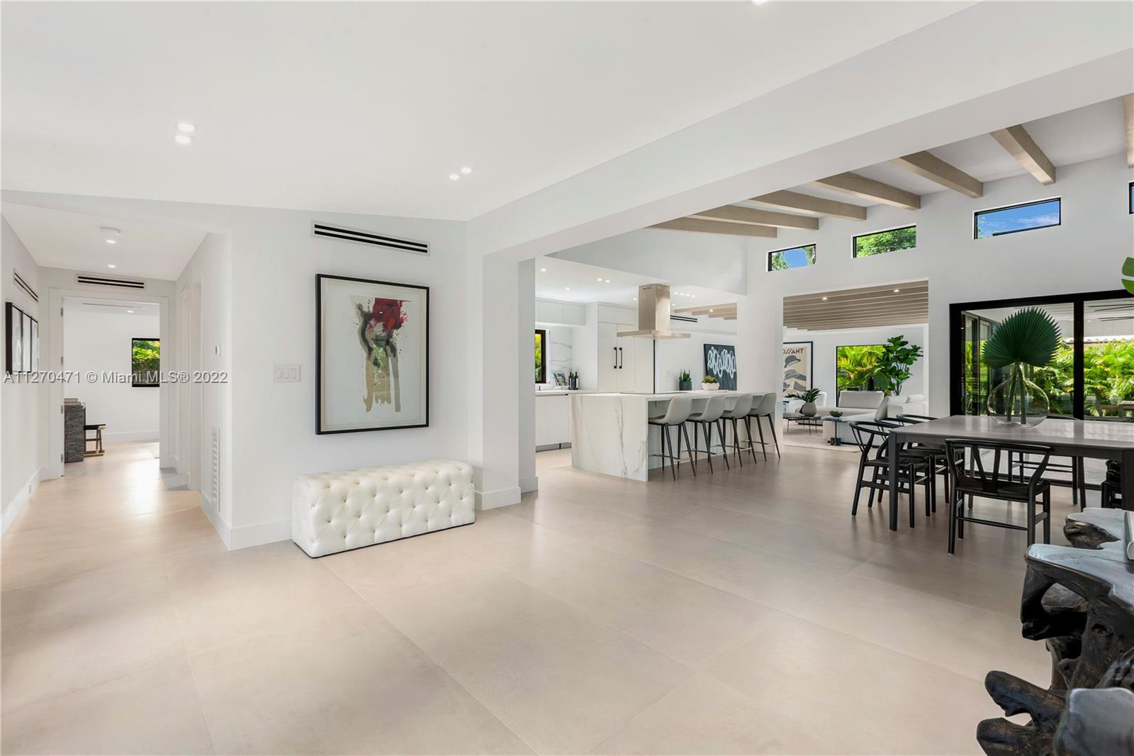 COCONUT GROVE MANOR - Residential