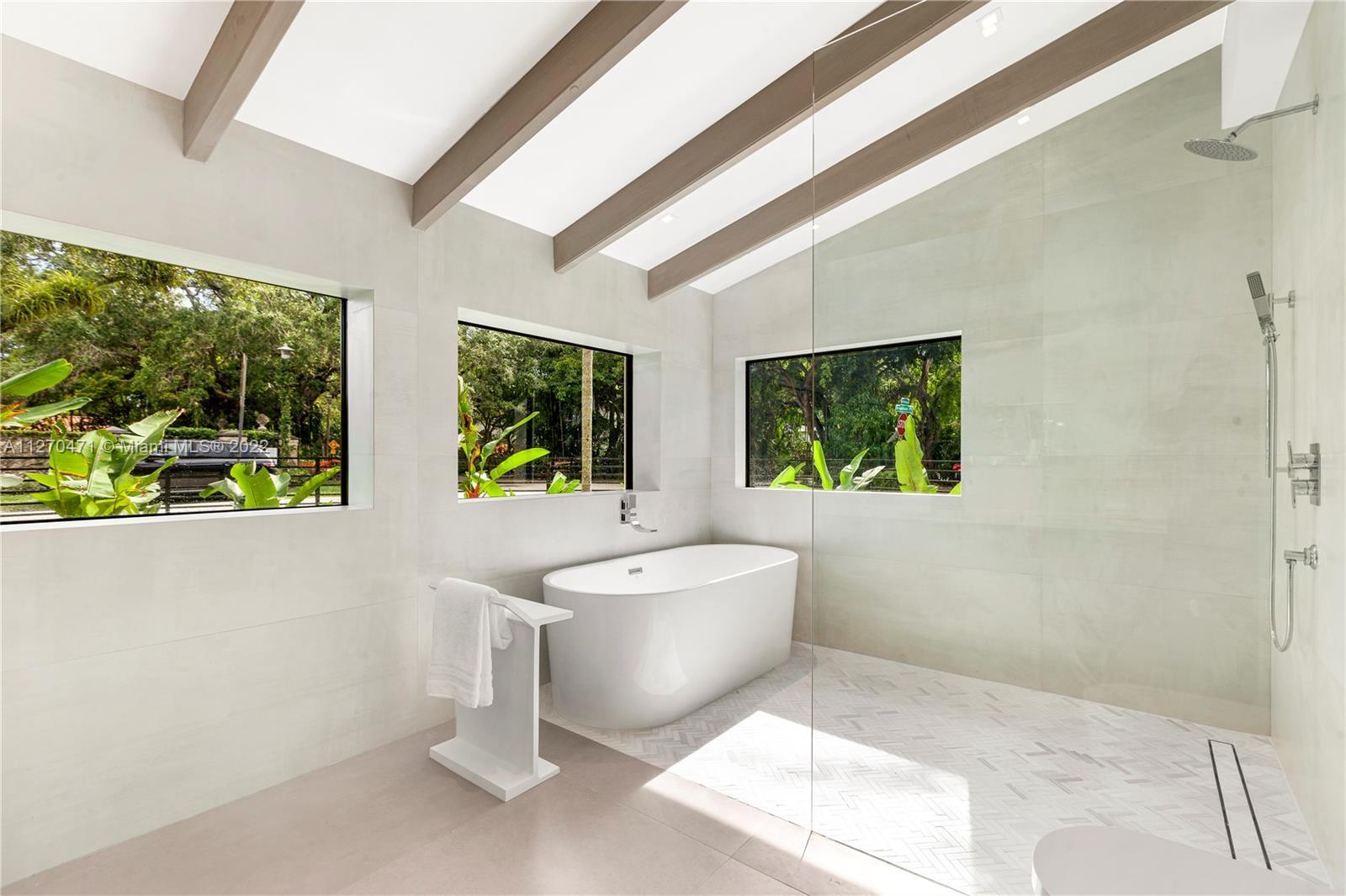 COCONUT GROVE MANOR - Residential