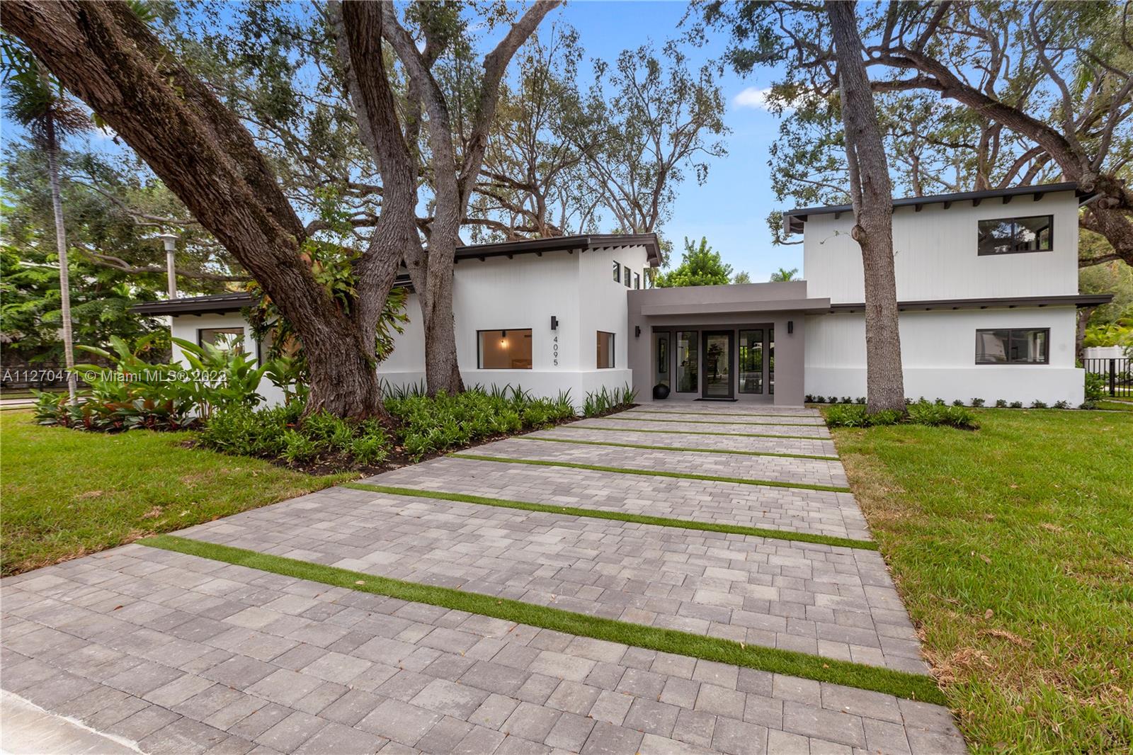 COCONUT GROVE MANOR - Residential