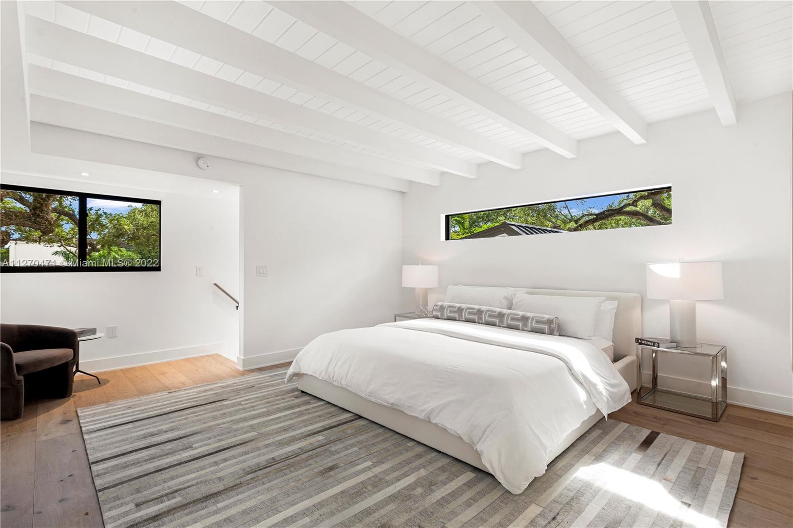 COCONUT GROVE MANOR - Residential