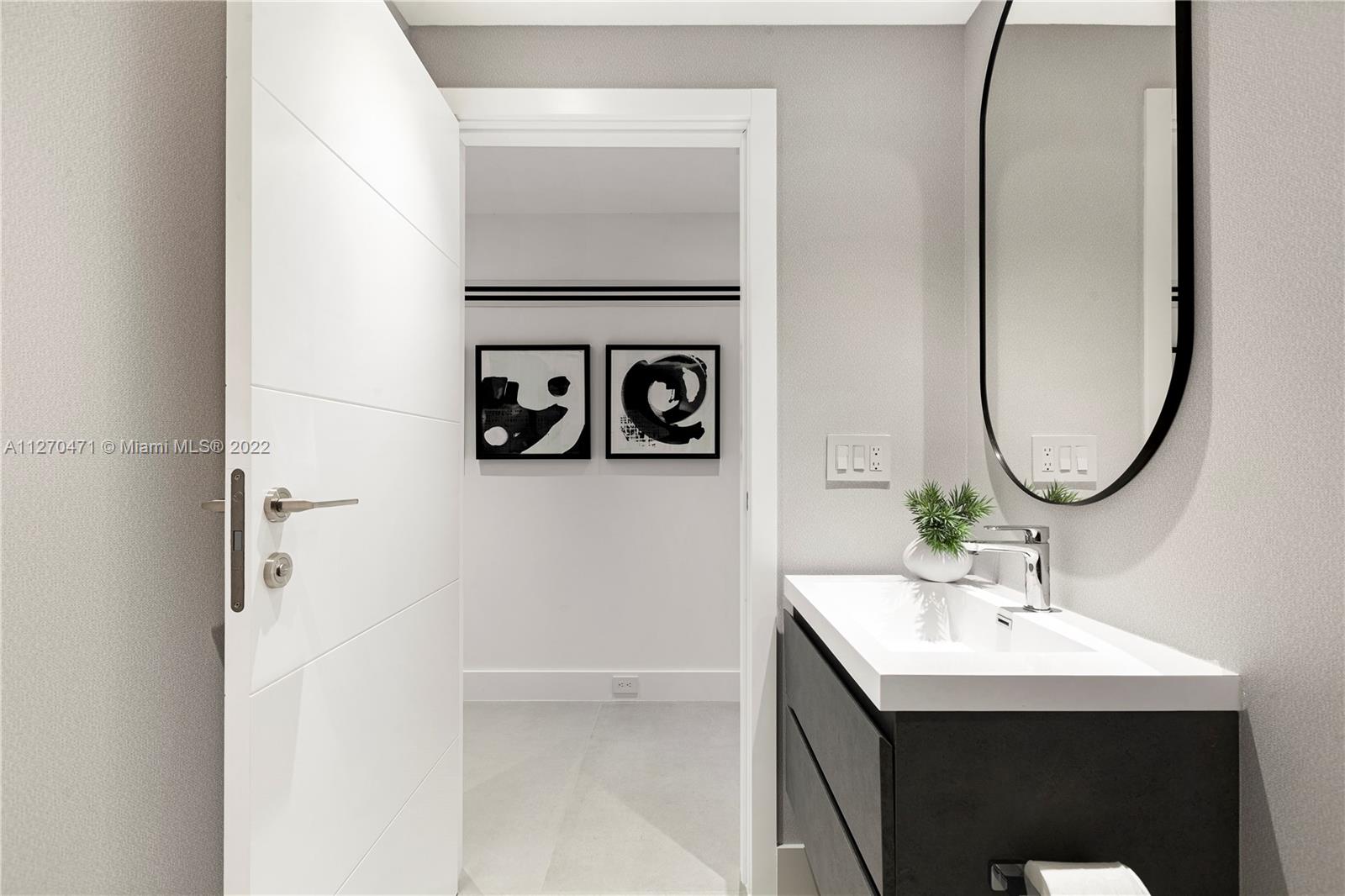 COCONUT GROVE MANOR - Residential