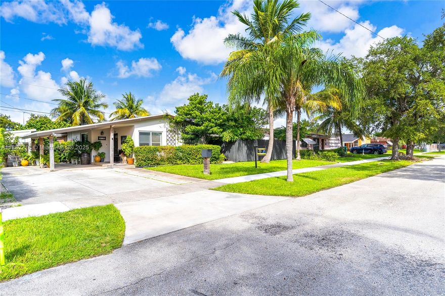 Paradise in heart of cutler bay! fully renovated 3/2 pool house, no homeowner association, less than 2 minutes from Florida Turnpike, 5 minutes from Southland mall, Publix at 7 minutes, impact windows, AC 2019, Roof 2019, luxury Blinds, covered patio, 4 parking spots.