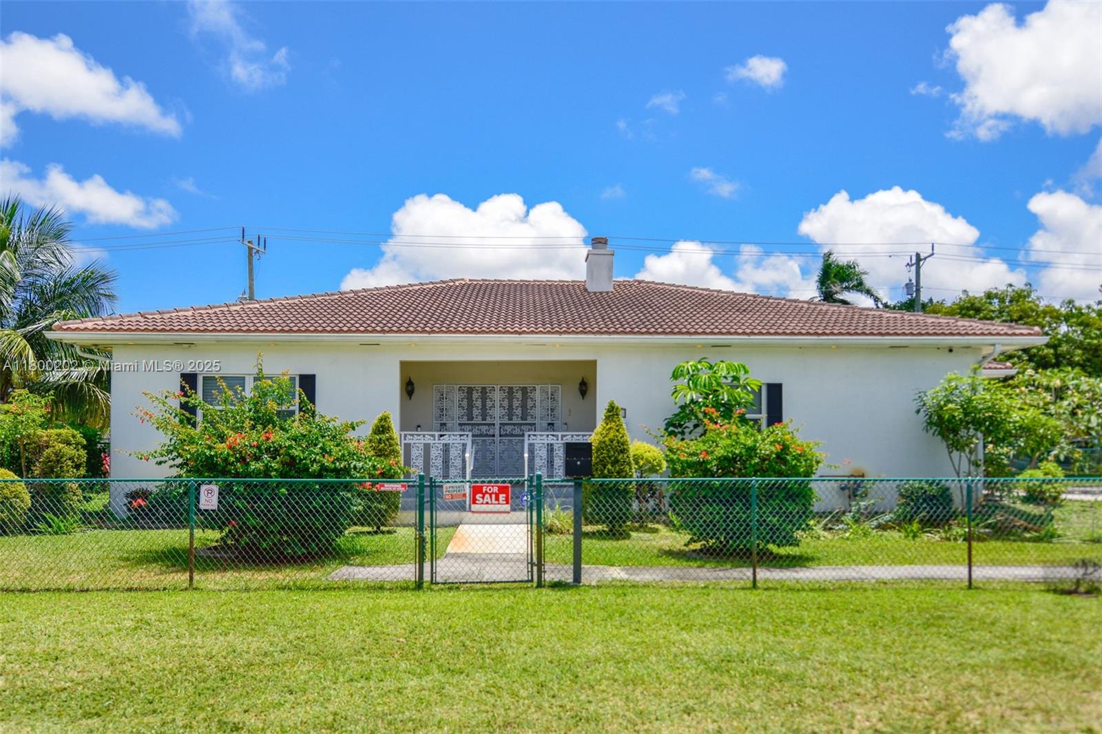 Property for Sale at 611 Sw 8th St, Hallandale Beach, Broward County, Florida - Bedrooms: 3 
Bathrooms: 3  - $975,000