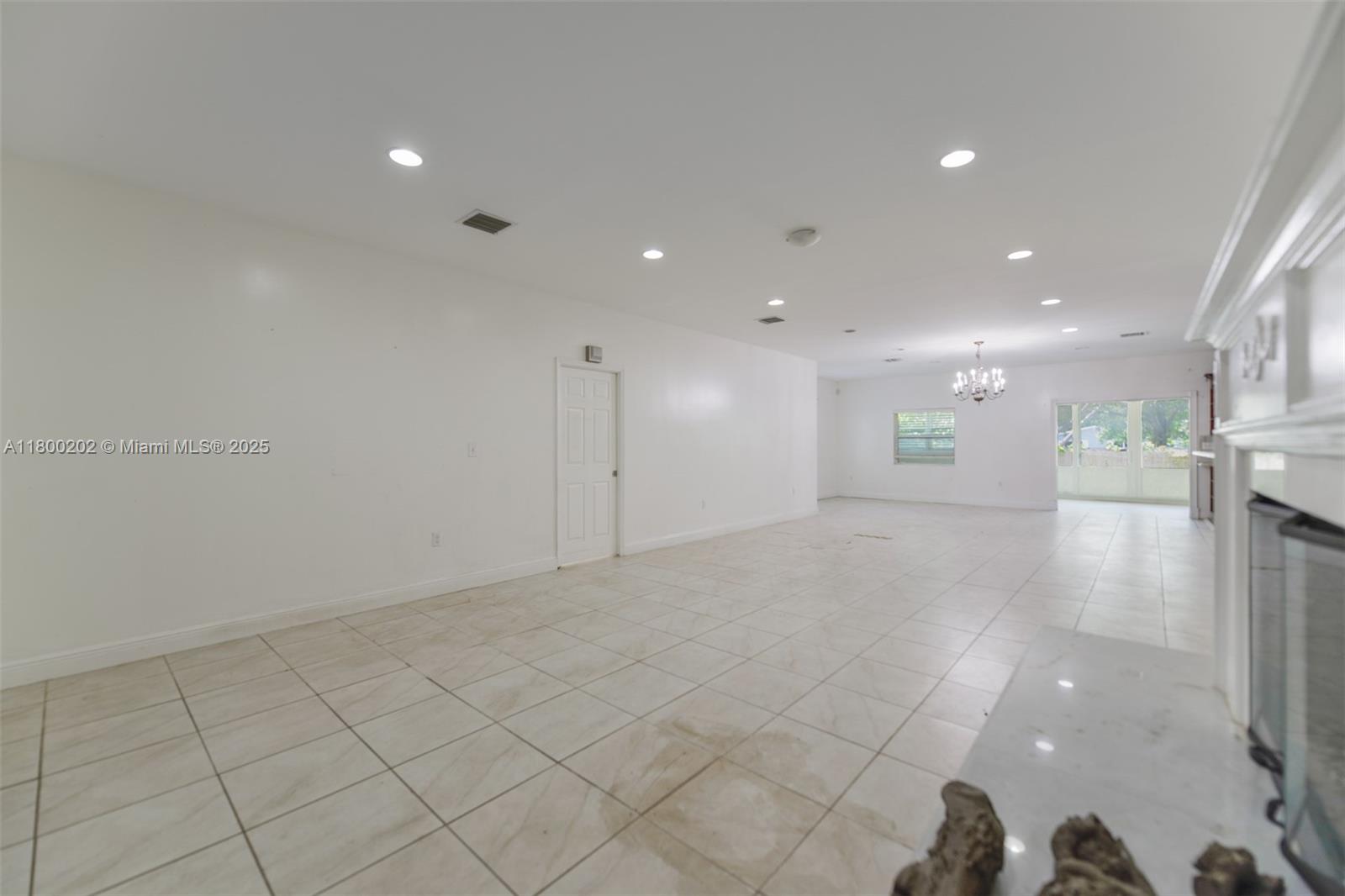 611 SW 8th St