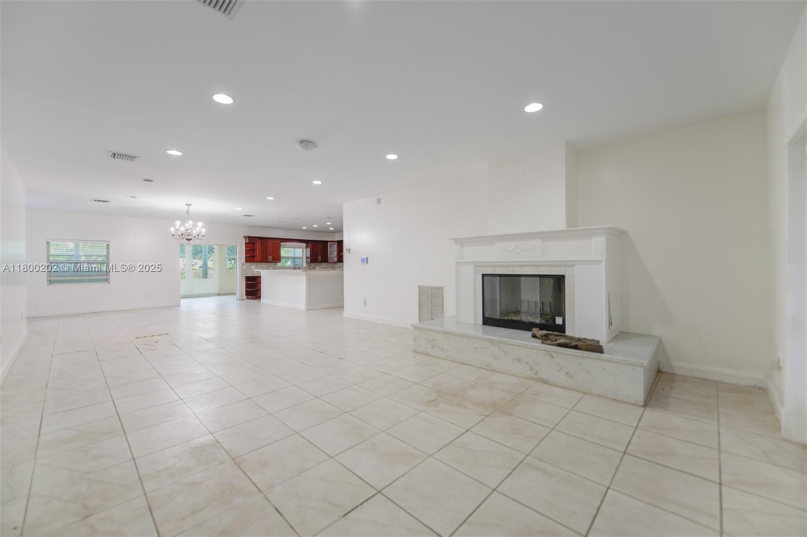 611 SW 8th St