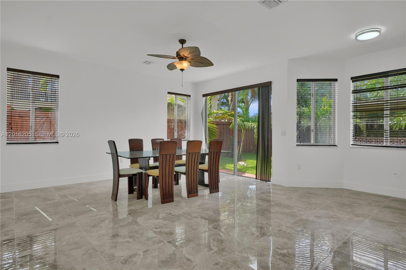 PALM ISLE ESTATES - Residential