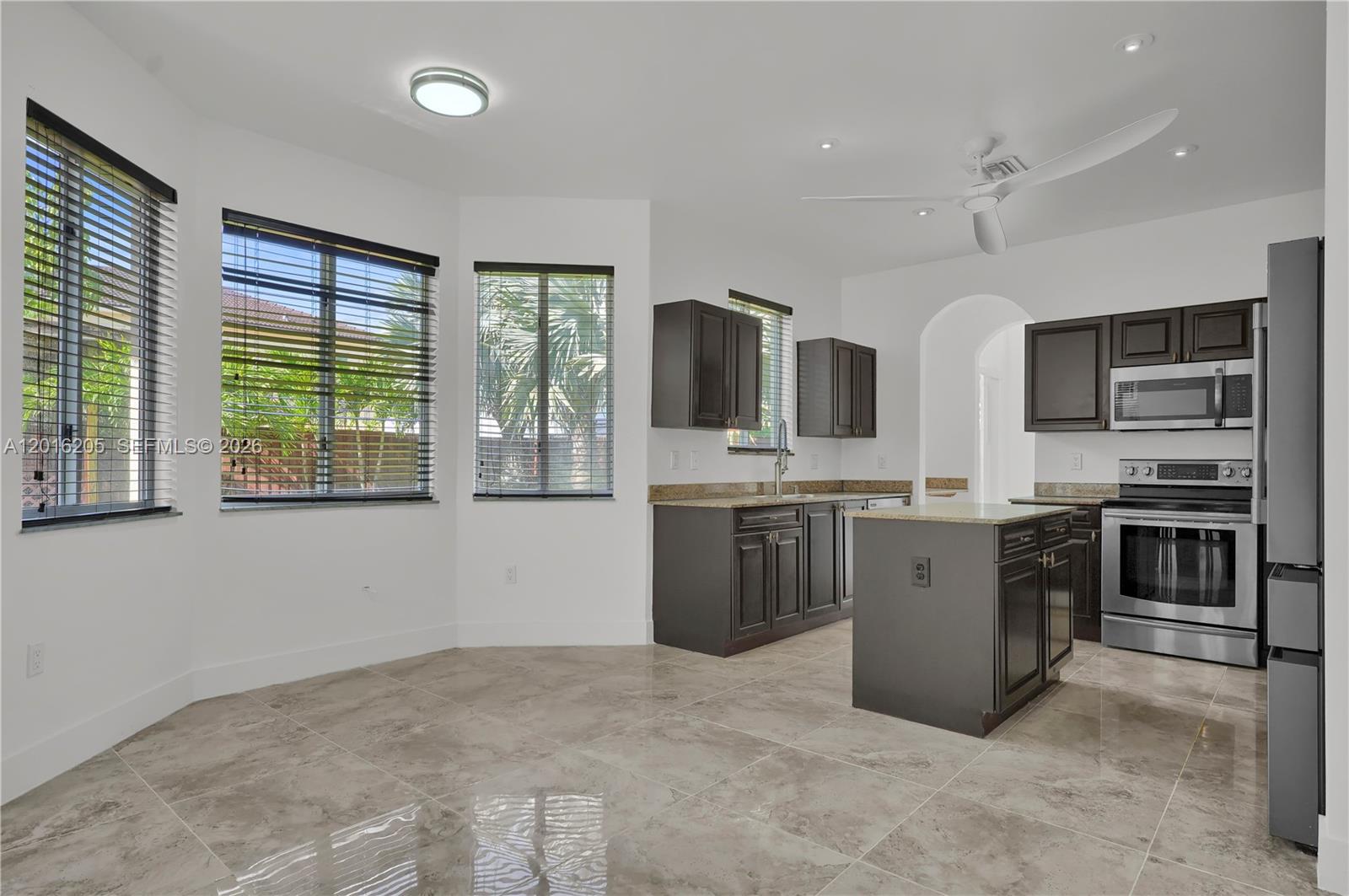 PALM ISLE ESTATES - Residential