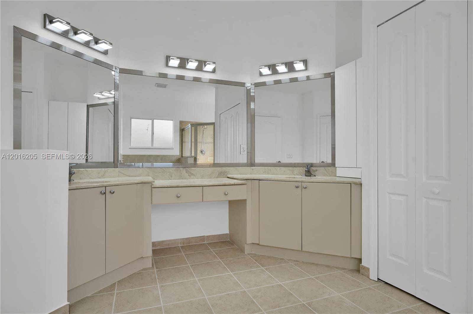 PALM ISLE ESTATES - Residential