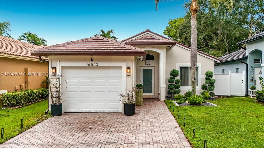 Photo of 16523 Sapphire St, Weston, FL 33331 (MLS # A12067018)