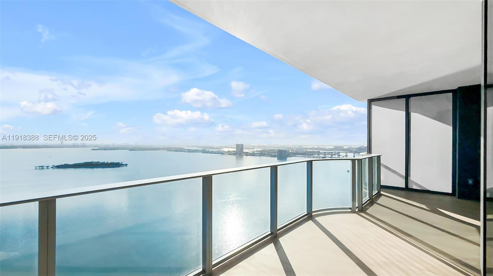 ARIA RESERVE - Residential