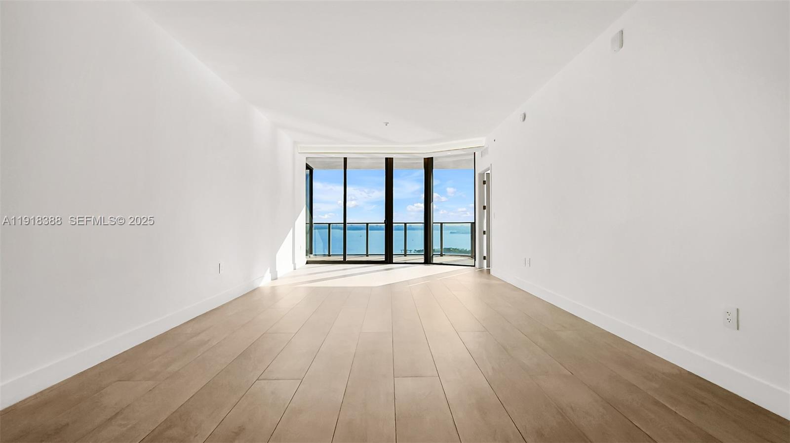 ARIA RESERVE - Residential