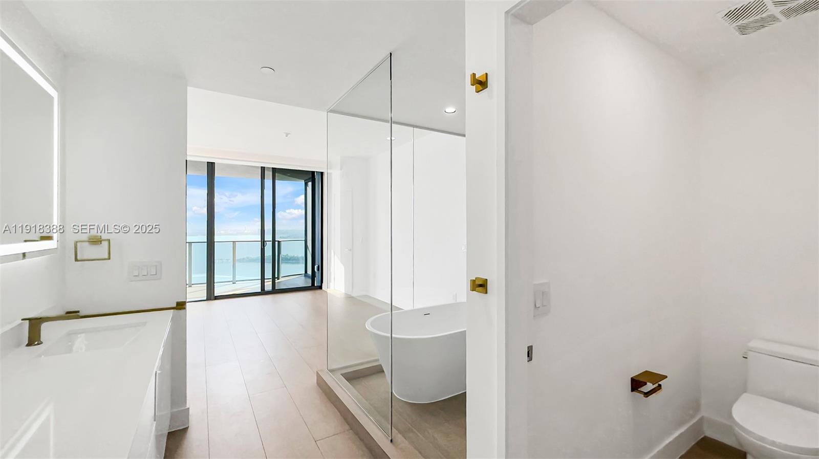 ARIA RESERVE - Residential