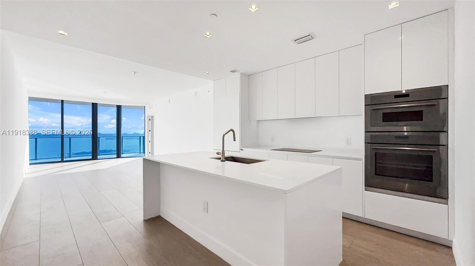 ARIA RESERVE - Residential