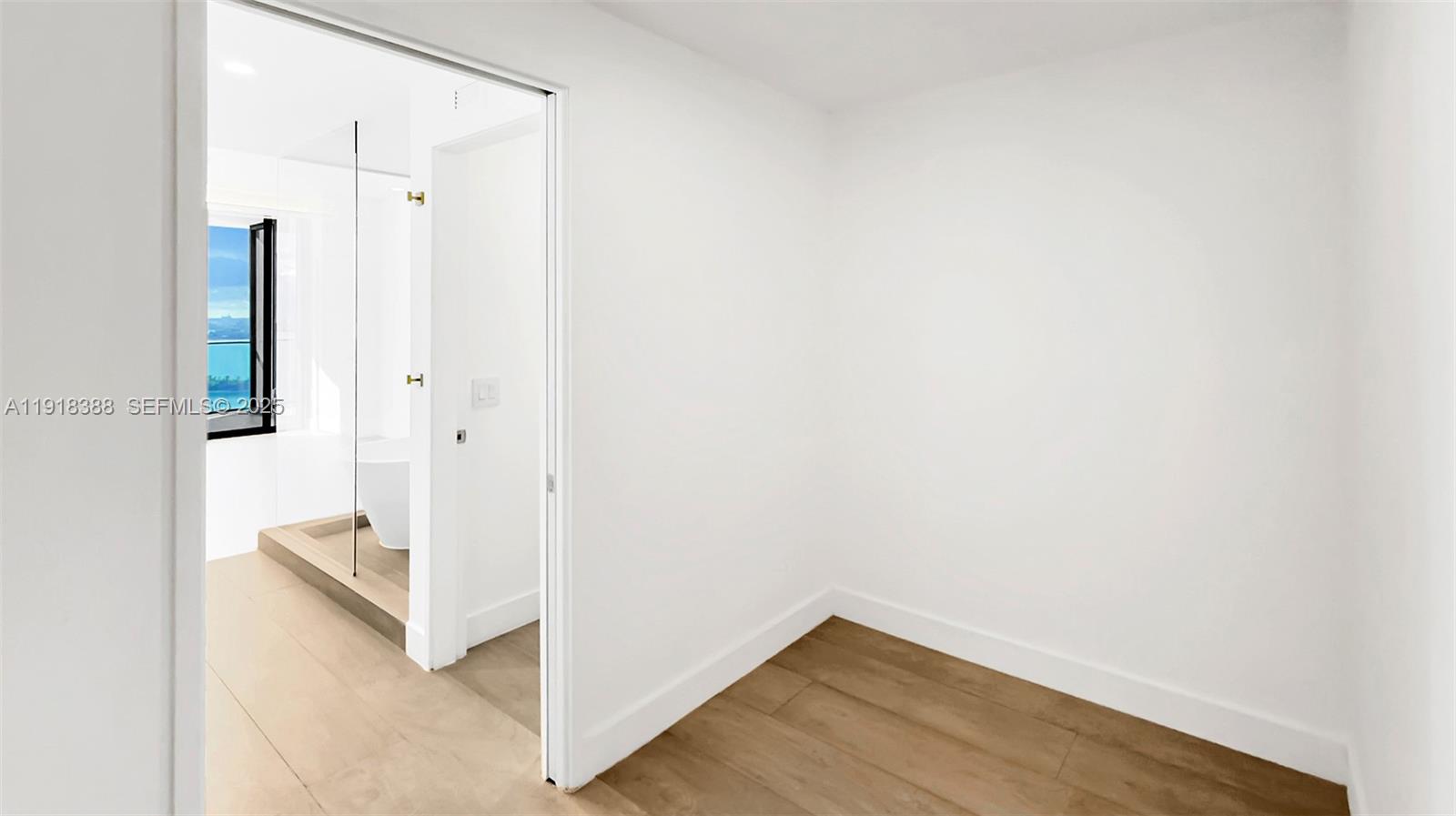 ARIA RESERVE - Residential